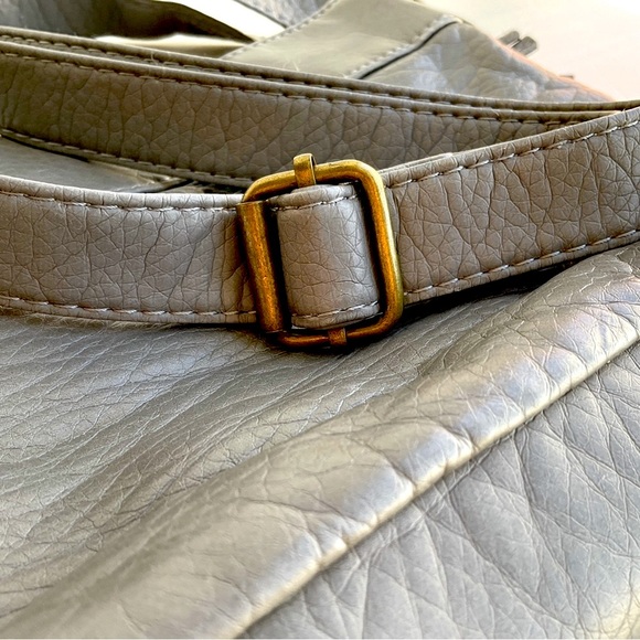 Bueno leather gray crossbody shoulder bag - Picture 6 of 9